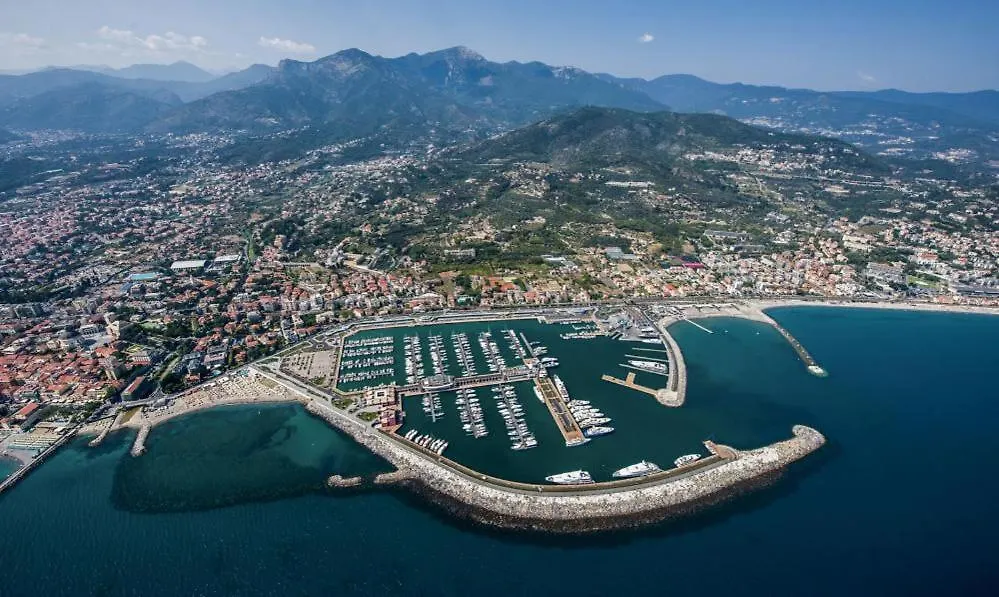 Appartamento Il Nido di Arianna nel centro di Loano Italia